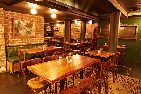 Chicken Parma at The Unicorn Hotel, Sydney