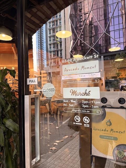Brunch at Avocado Moment Cafe, Melbourne