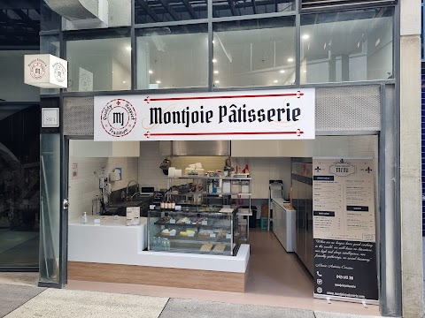 Cake at Montjoie Patisserie, Brisbane