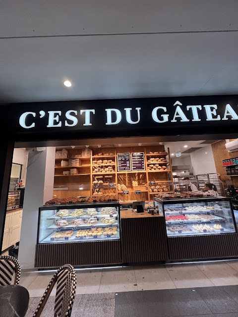 Cake at C'est Du Gateau Bakery, Brisbane