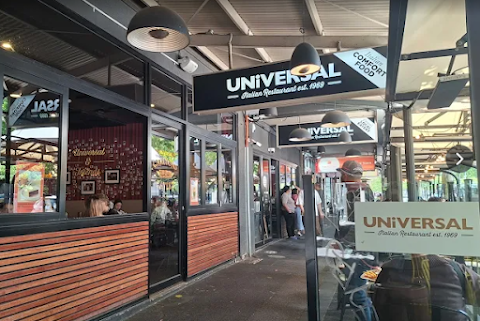 Chicken Parma at Universal Restaurant, Melbourne