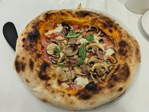 Pizza at Ciccio's Pizza & Gelato, Gold Coast