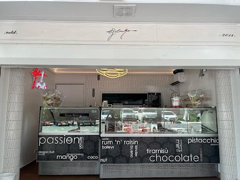 Cake at Gelocchio, Cairns