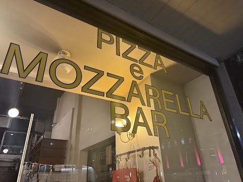 Pizza at Pizza e Mozzarella Bar, Adelaide